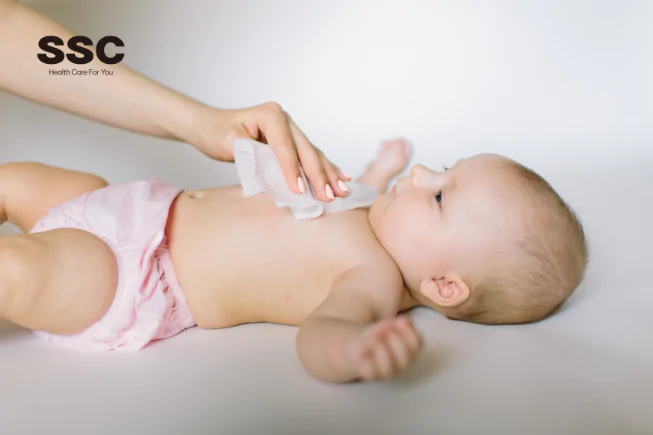 Giấy ướt an toàn: Vì sao cha mẹ cần lựa chọn đúng cho bé?