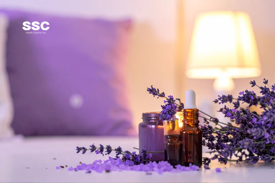 Thói Quen Dùng Xịt Phòng Hóa Học: Vì Sao Nhiều Người Chuyển Sang Tinh Dầu Thơm Phòng?