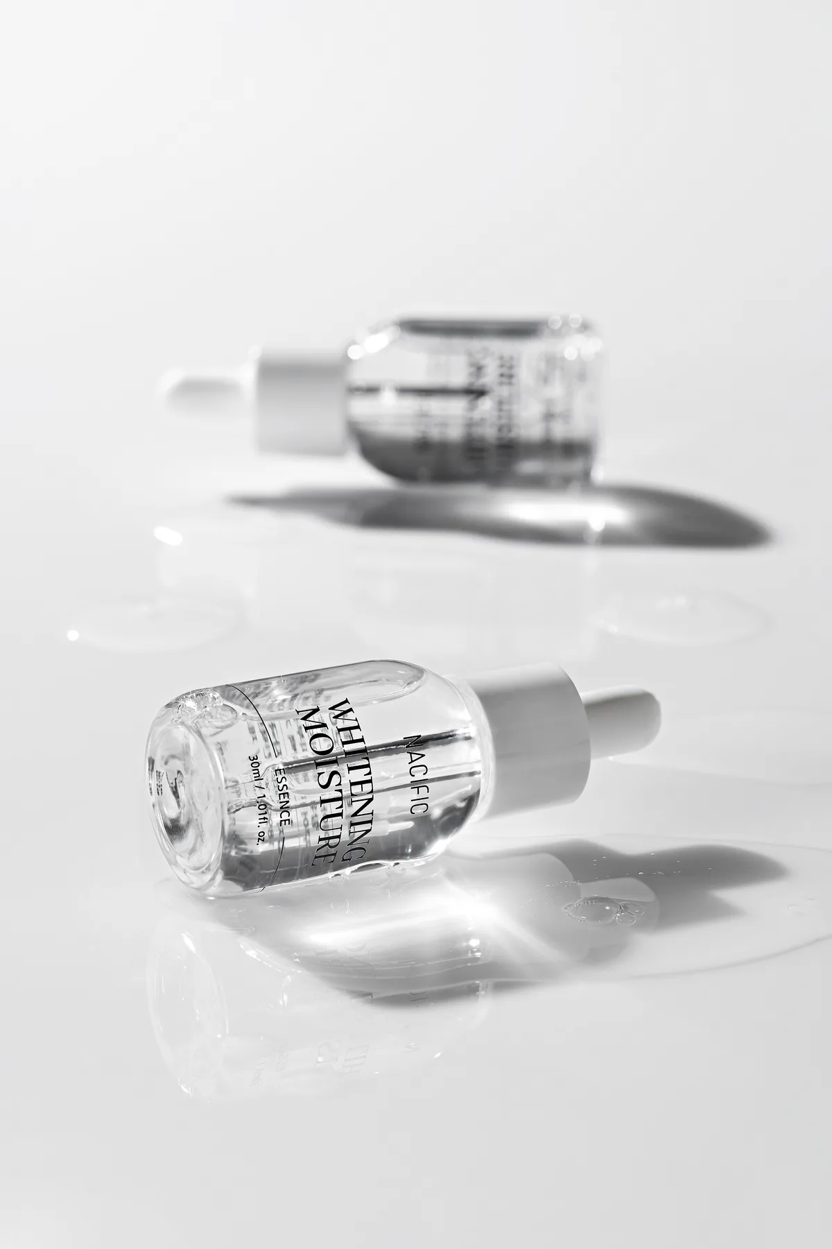 네시픽 화이트닝 모이스처 에센스 30ml 2